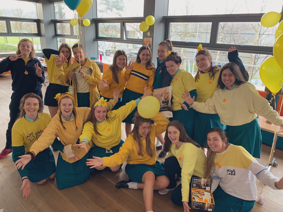 Students on Daffodil Day