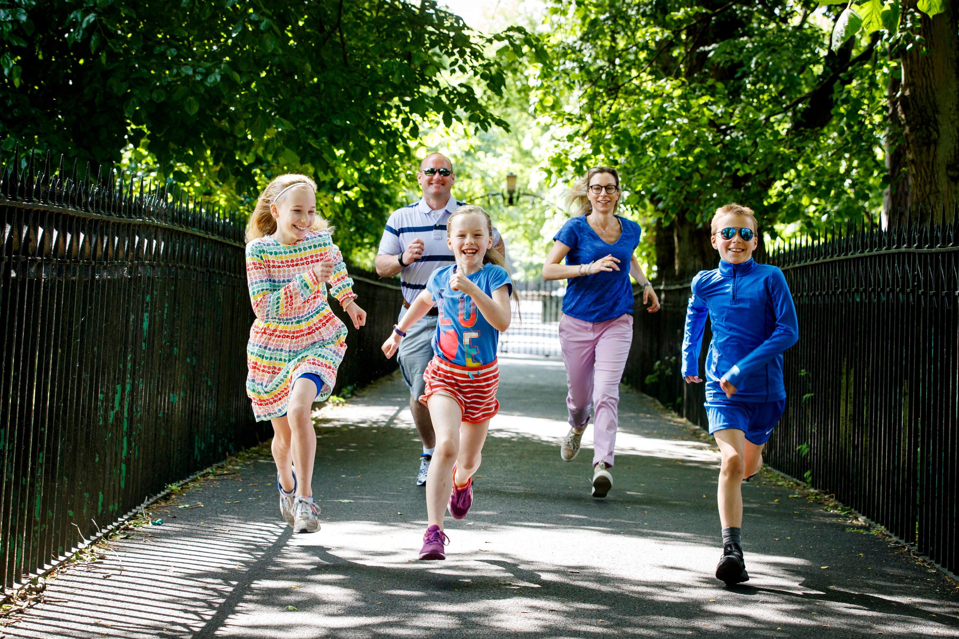 Frontline Nurse Gráinne Gallanagh from DWTS kicks off Irish Cancer Society’s Colour Dash Family 5K