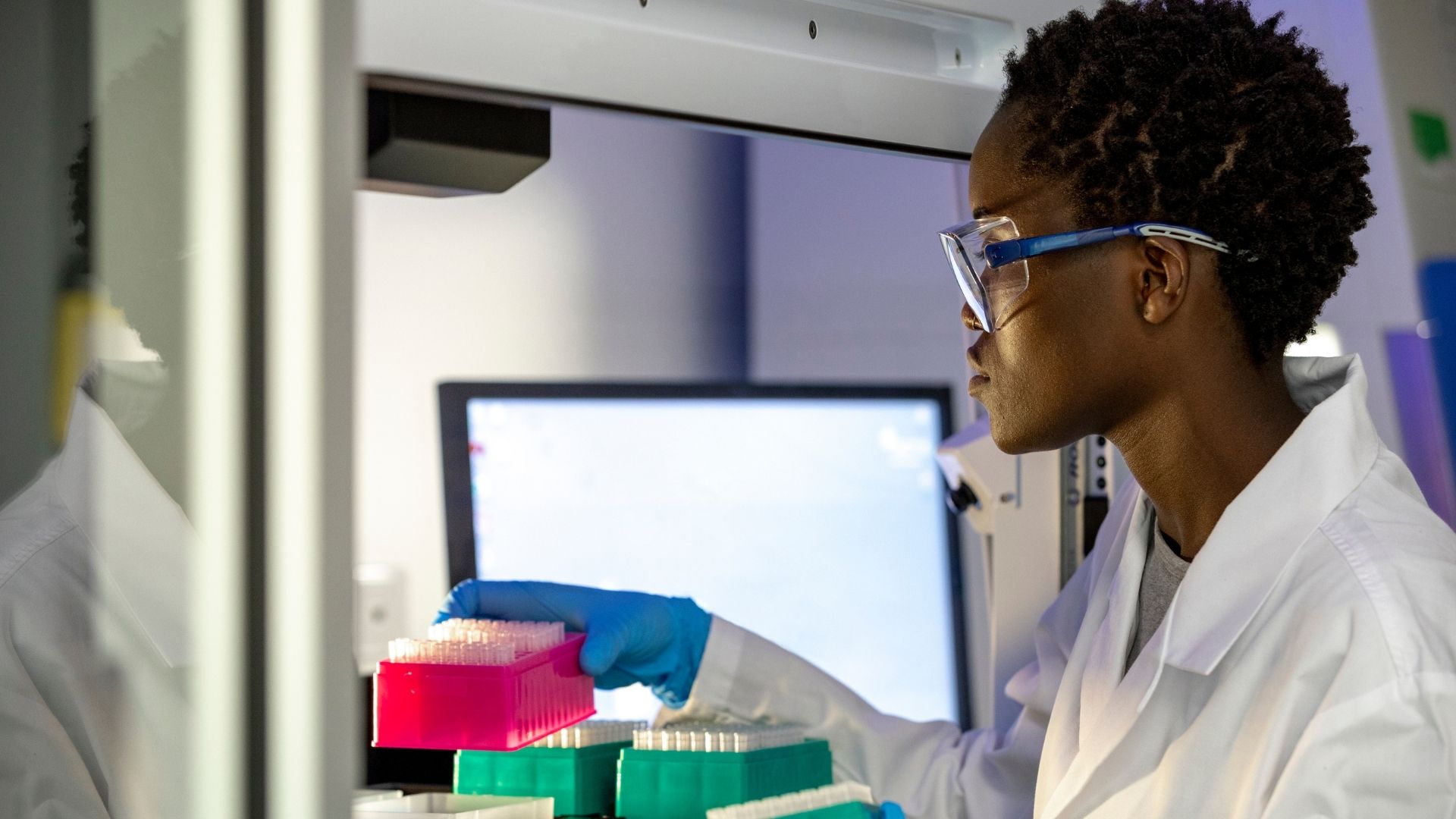 Cancer researcher in the lab