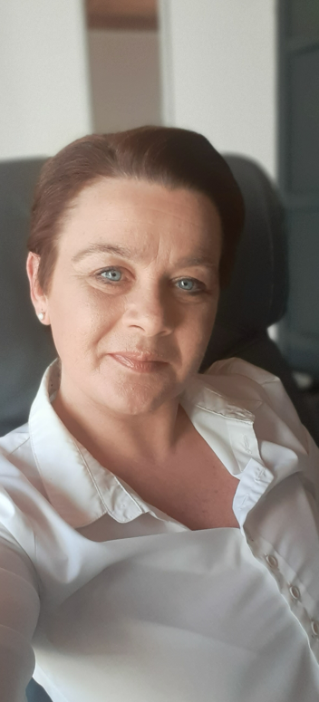 Ali - 'There was a lot I didn’t realise about bowel cancer until I started on the journey'