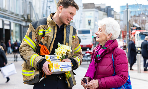 Volunteer on Daffodil Day