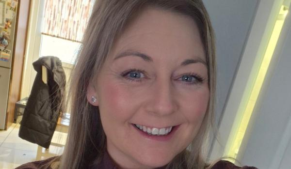 Press Release: Woman living with stage four melanoma shares her story to encourage others to get skin changes checked and to practise sun safety