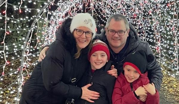 Press Release: Dad-of-two encourages families who have lost a parent to cancer to sign up for the Irish Cancer Society at Barretstown Bereavement Camp