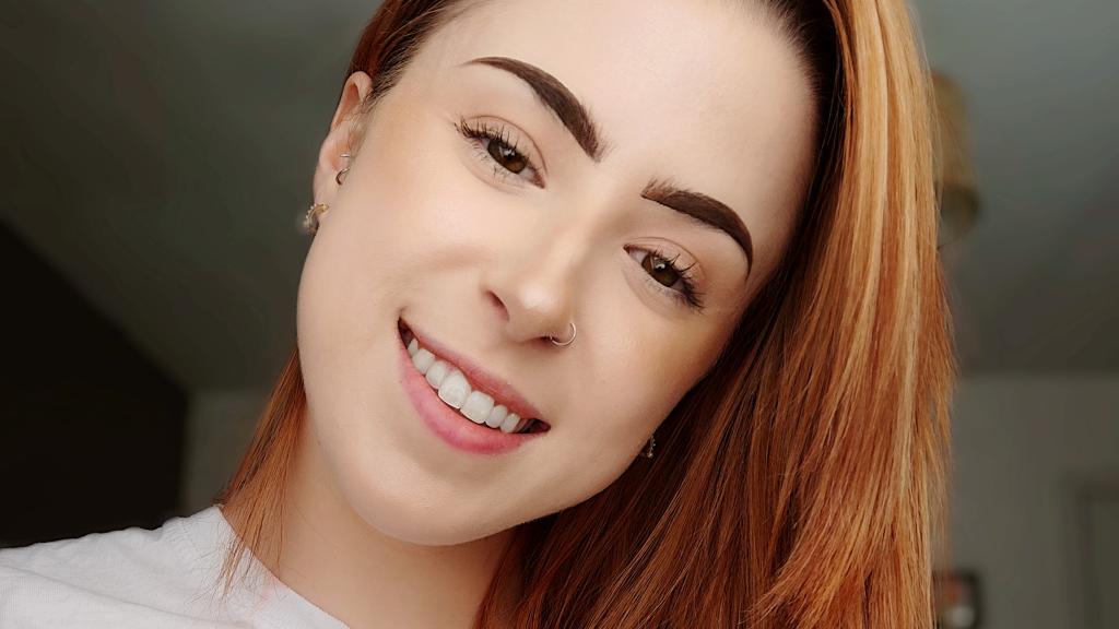  Amy Hinchy
