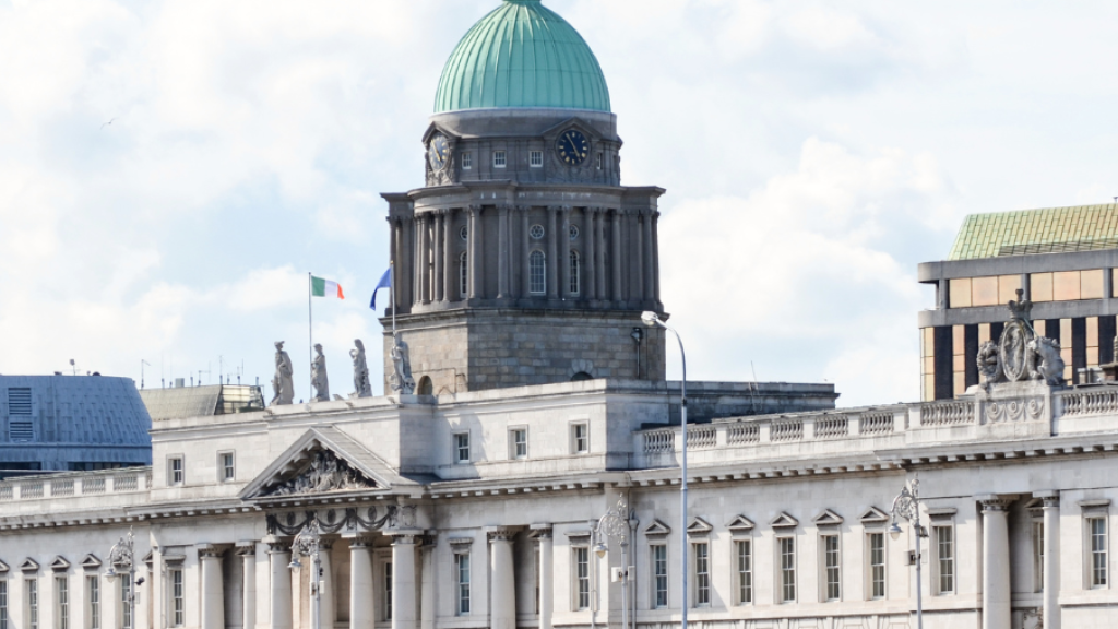 A wide shot of the Irish Parliment buildings