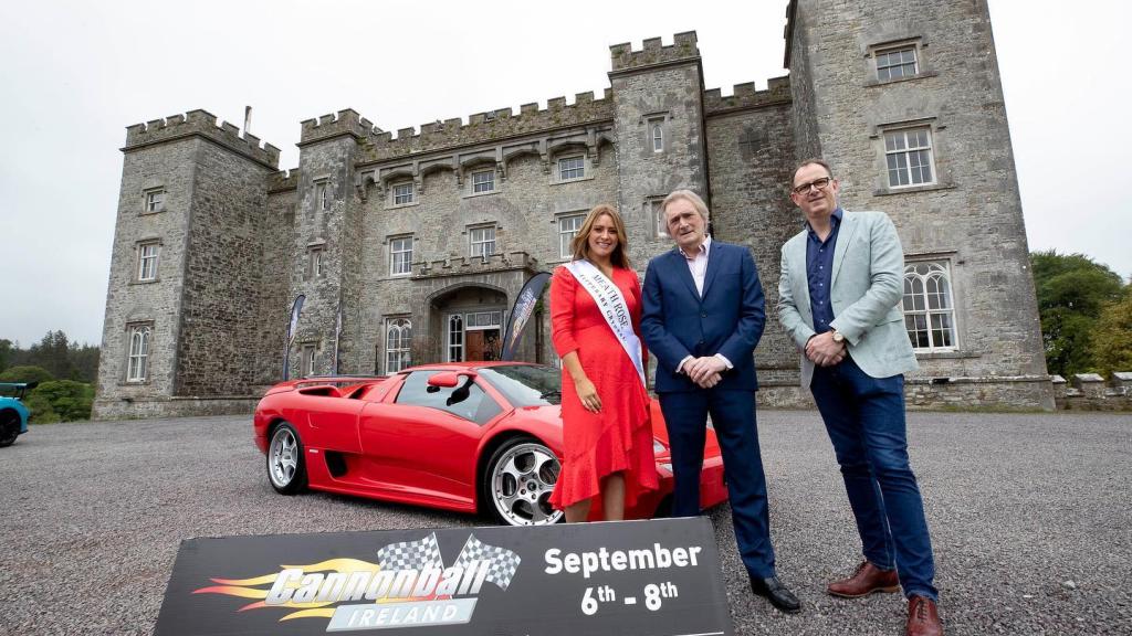 Car and people in front of Malahide Castle