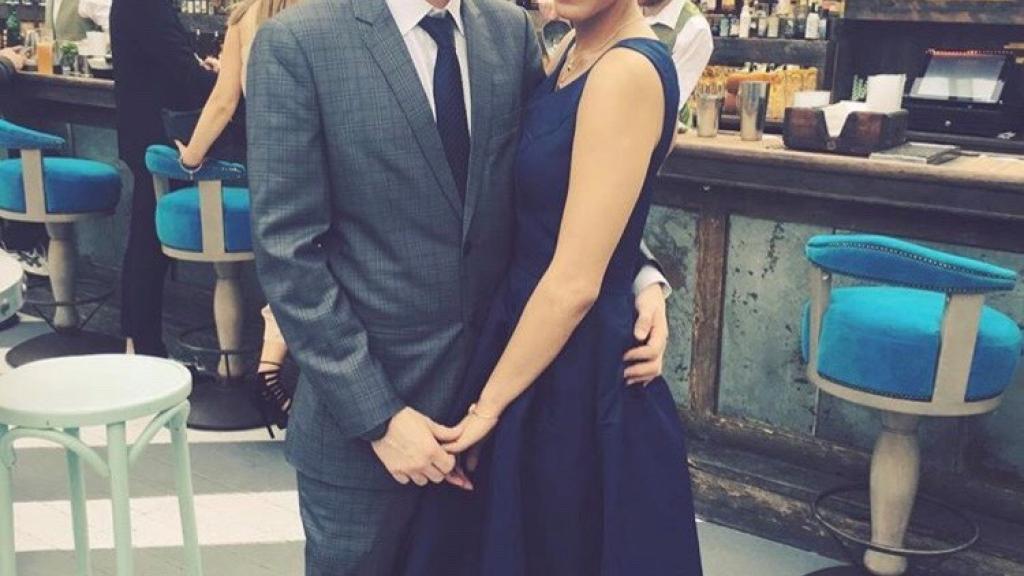 Photo of cervical cancer survivor Ania Sherlock and her fiancé