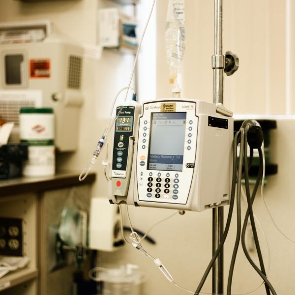 machine chemo iv drip