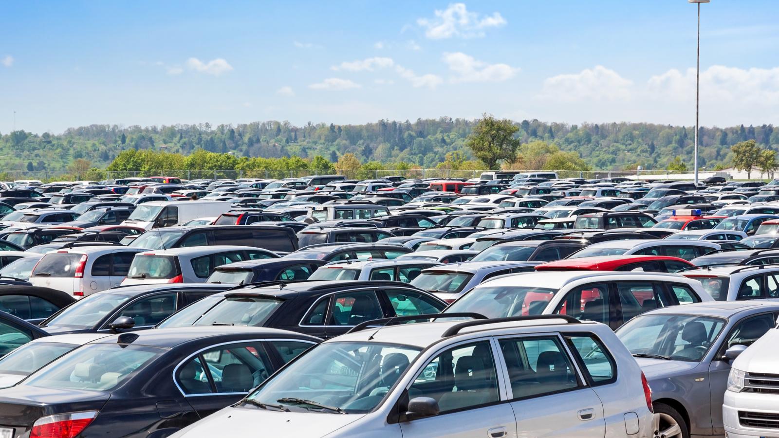 Busy carpark with lots of cars